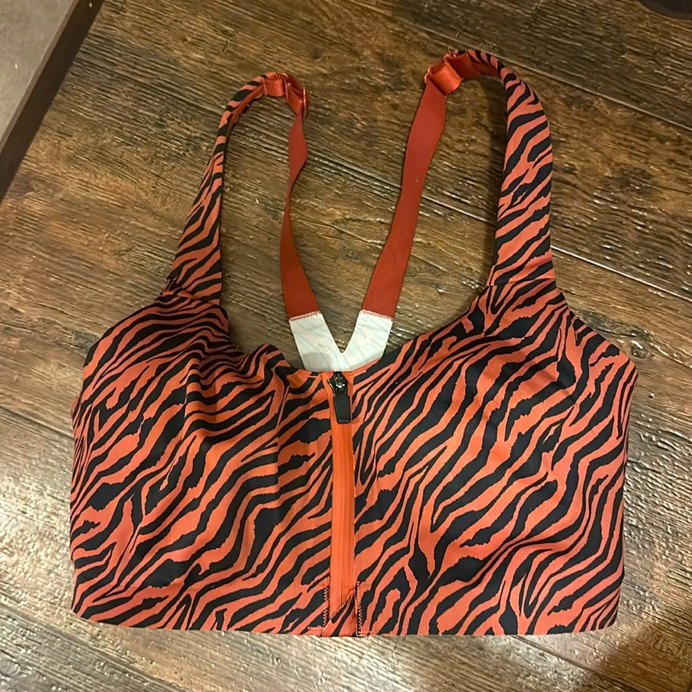 VS knockout ultra max sports bra